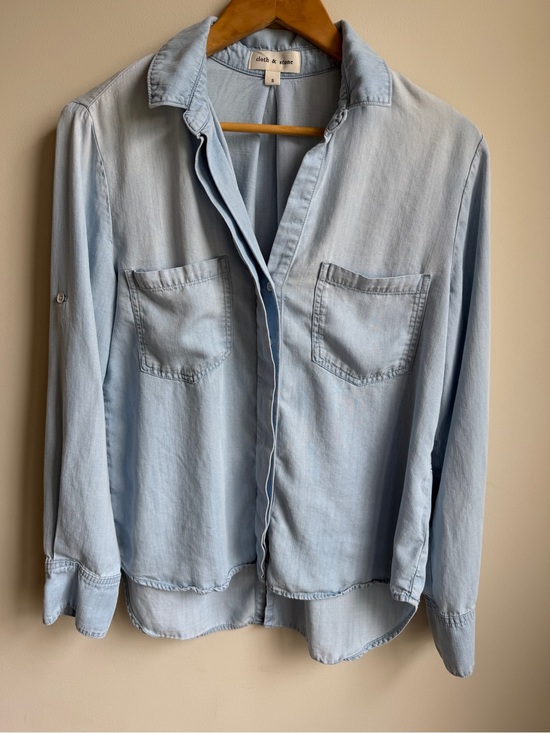 cloth & stone Tops - Cloth and Stone Lyocell Roll Sleeve Chambray Button Down Shirt Womens S